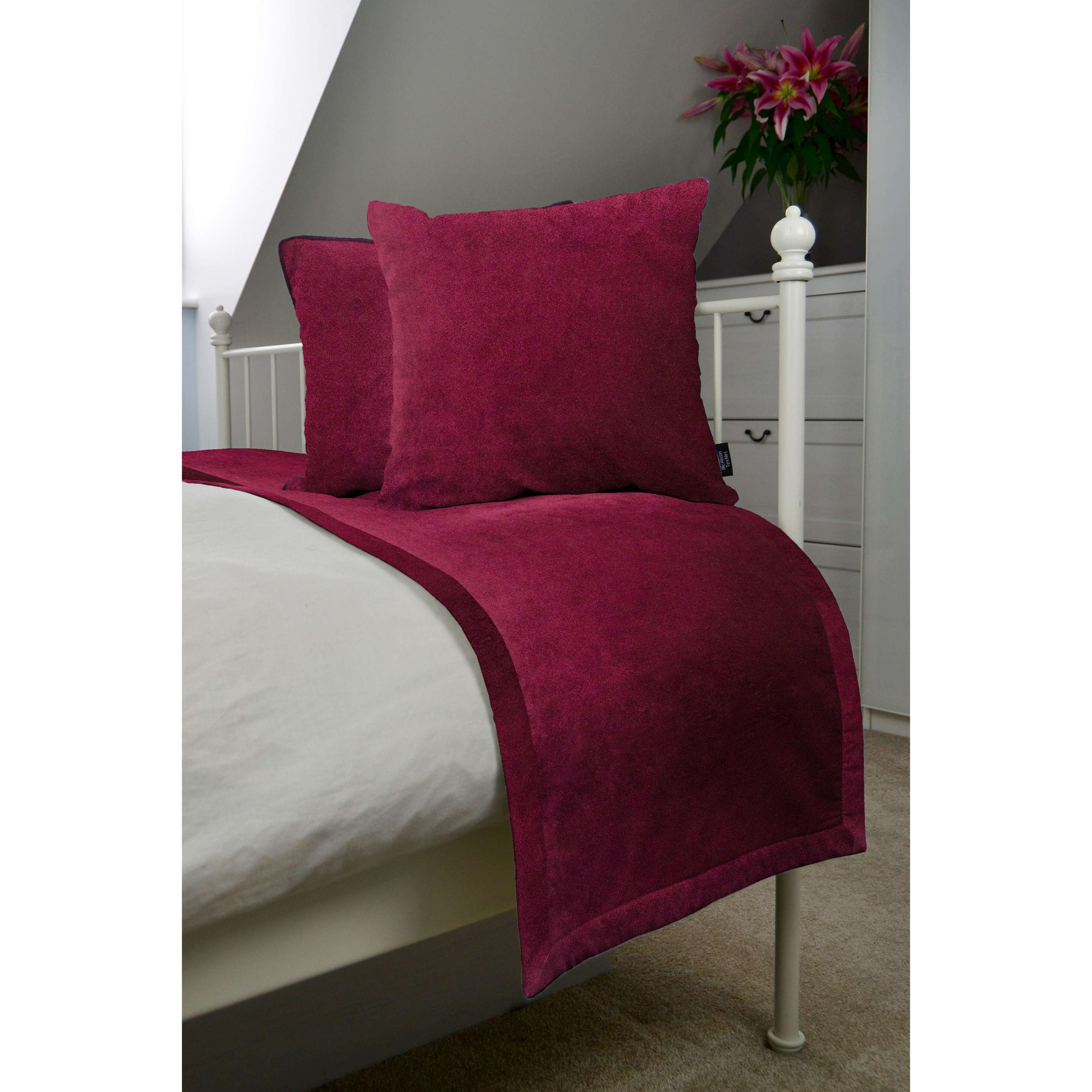McAlister Textiles Matt Wine Red Velvet Bedding Set Bedding Set Runner (50x240cm) + 2x Cushion Covers 