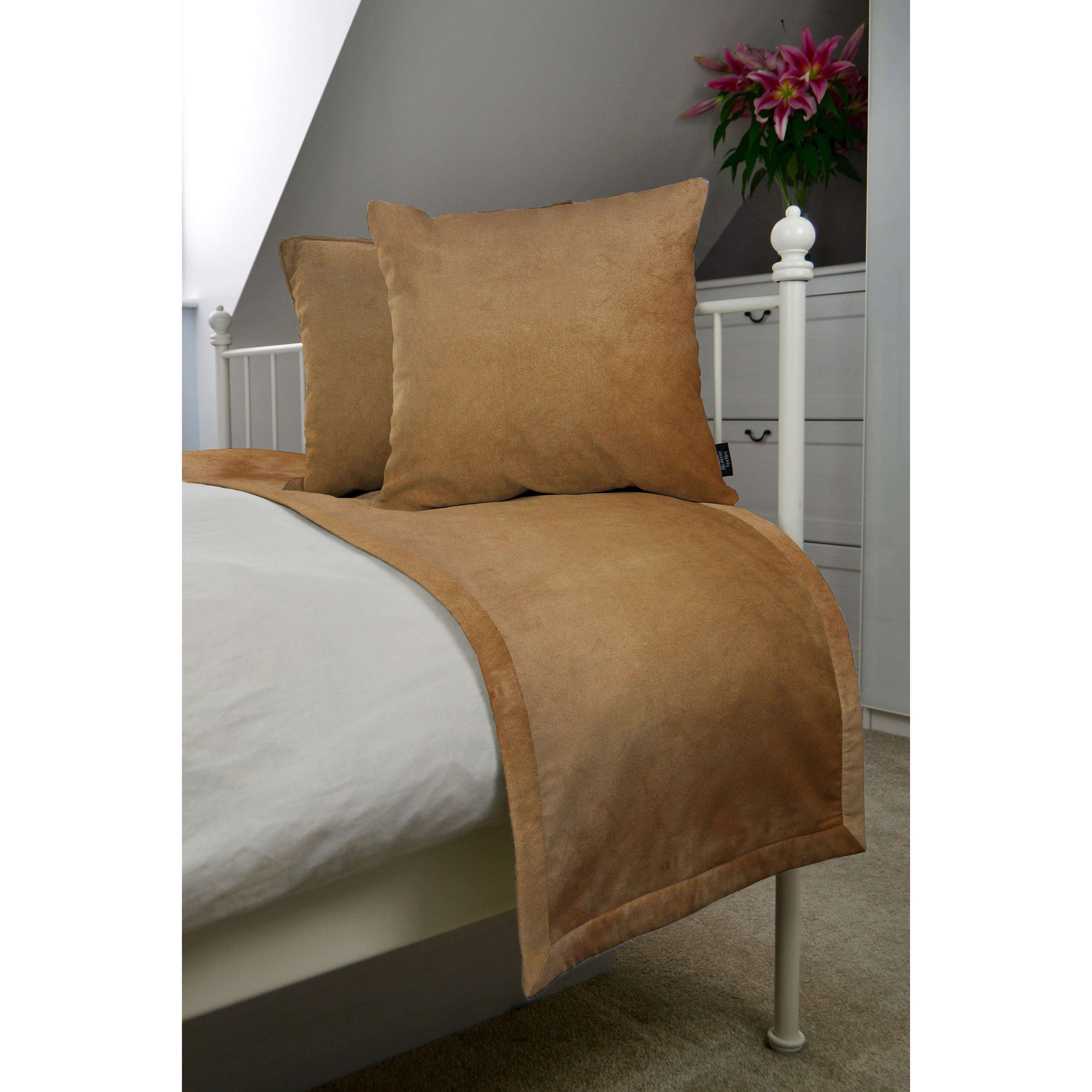 McAlister Textiles Matt Caramel Gold Velvet Bedding Set Bedding Set Runner (50x240cm) + 2x Cushion Covers 