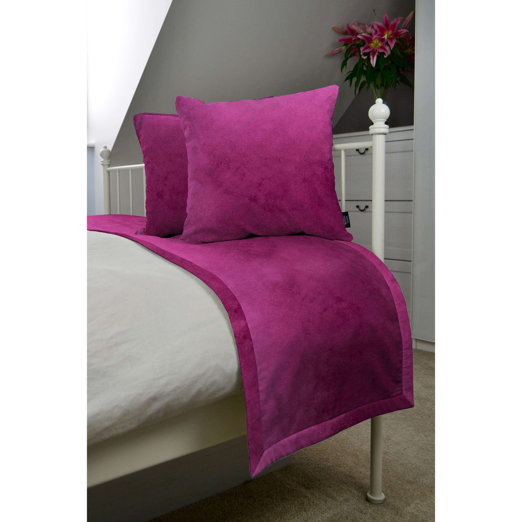 McAlister Textiles Matt Fuchsia Pink Velvet Bedding Set Bedding Set Runner (50x240cm) + 2x Cushion Covers 