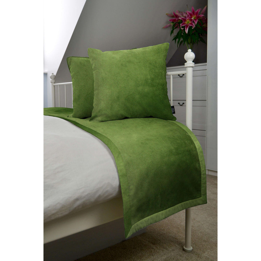 McAlister Textiles Matt Fern Green Velvet Bedding Set Bedding Set Runner (50x240cm) + 2x Cushion Covers 